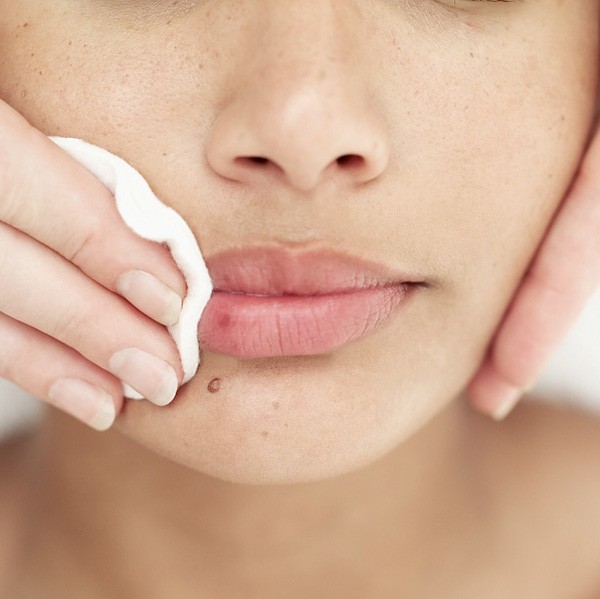 Giúp chị em nội trợ chọn khăn giấy ướt tốt nhất cho gia đình 2