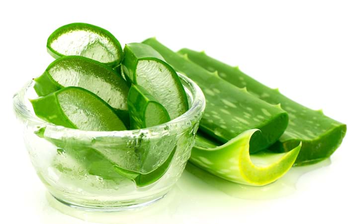 10 phút với cách dưỡng da bằng nha đam 1