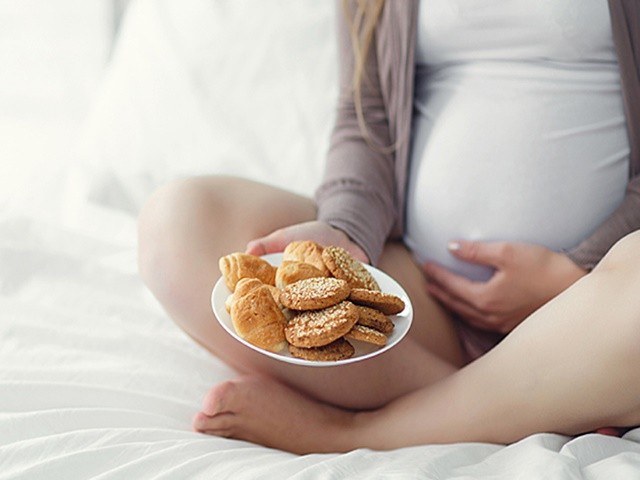 Bà bầu ăn bánh quy được không, có ảnh hưởng gì không? 1