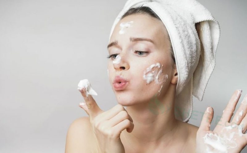 Chia sẻ cách chăm sóc da dầu mụn free cho nàng 2