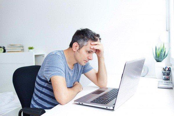 Tóc bạc sớm ở người trẻ do nguyên nhân nào? 2