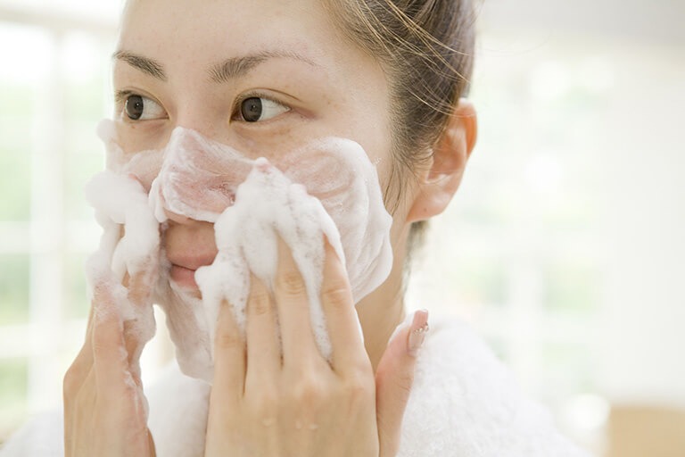 Bạn đã biết cách tìm sữa rửa mặt cho da khô chưa? 3