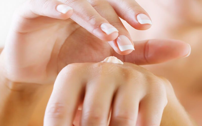Bí quyết dưỡng da: Tẩy tế bào chết cho da tay 1
