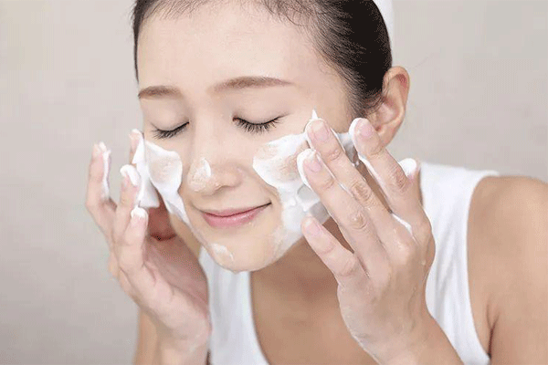 Mẹo làm sạch da mặt cho làn da se khít lỗ chân lông 2