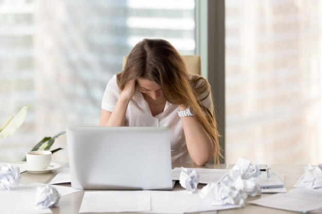 Stress căng thẳng là nguyên nhân tóc bạc sớm