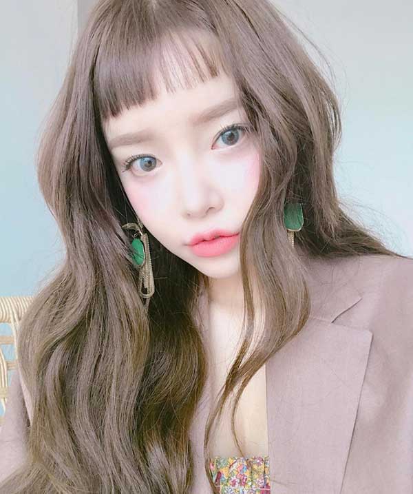 Da mặt bạn trong sáng hơn khi nhuộm màu tóc nâu tây