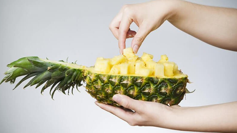Thực hư việc ăn dứa cải thiện mùi vùng kín