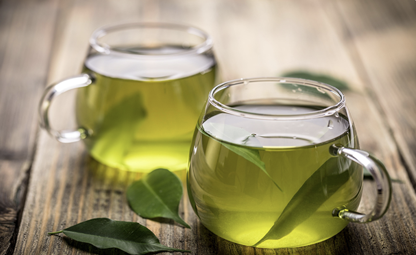 Trị ngứa vùng kín tại nhà với nước lá trà xanh