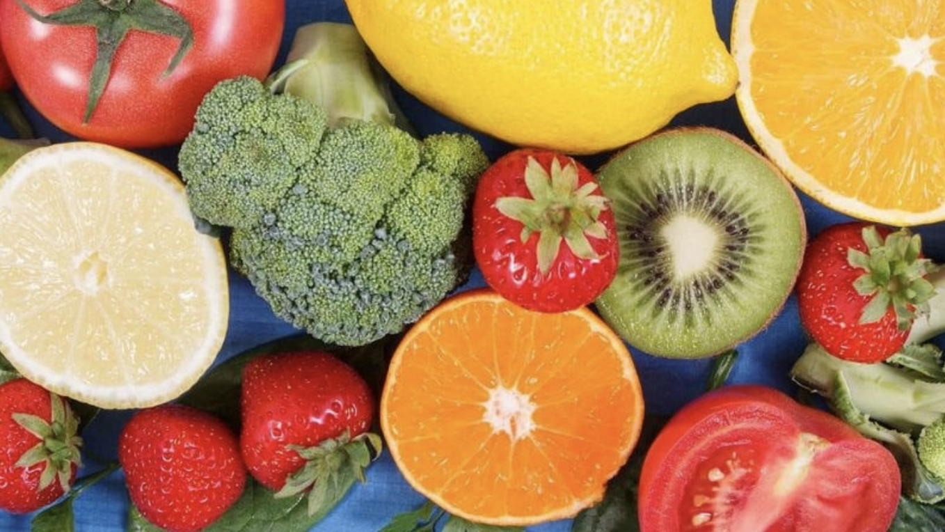 Các loại quả giàu vitamin C giúp cô bé khỏe mạnh