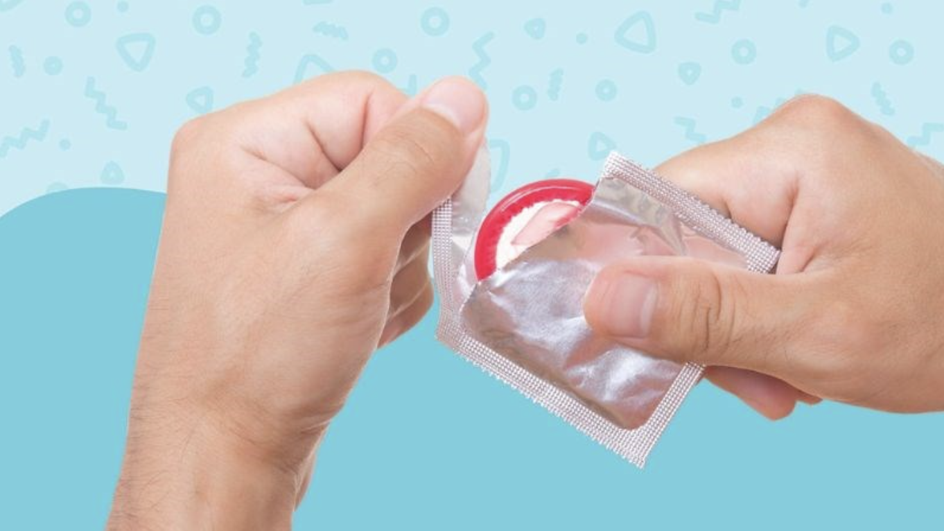 Kiểm tra kỹ bao cao su trước khi quan hệ tình dục.